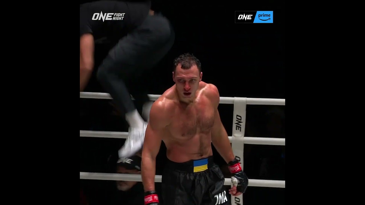 Roman Kryklia KOs Alex Roberts to win the inaugural ONE Heavyweight Muay Thai World Title!