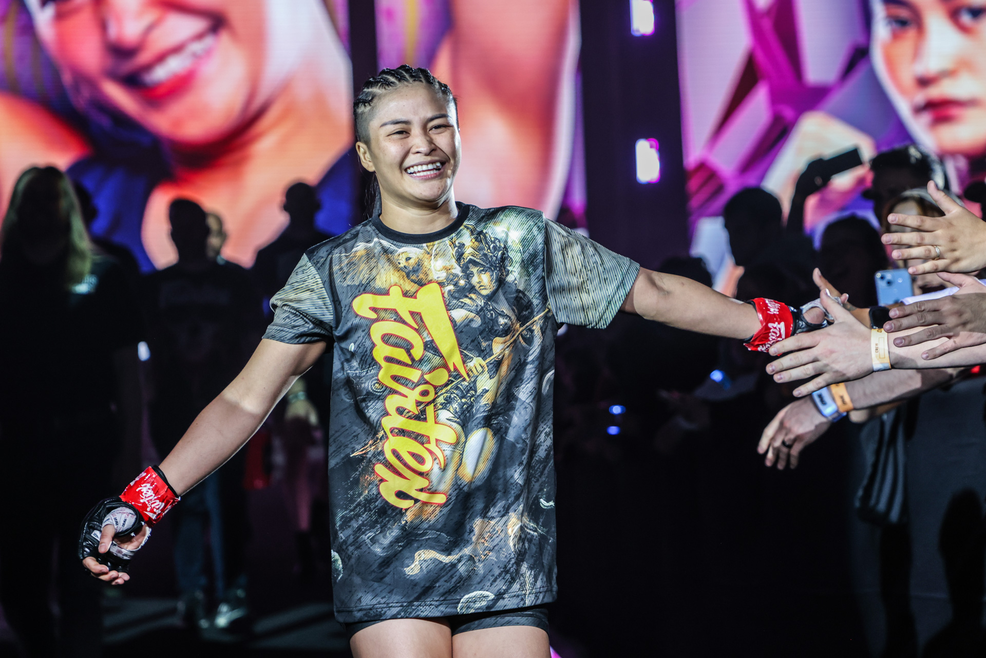 Stamp Fairtex Alyse Anderson ONE Fight Night 10 56