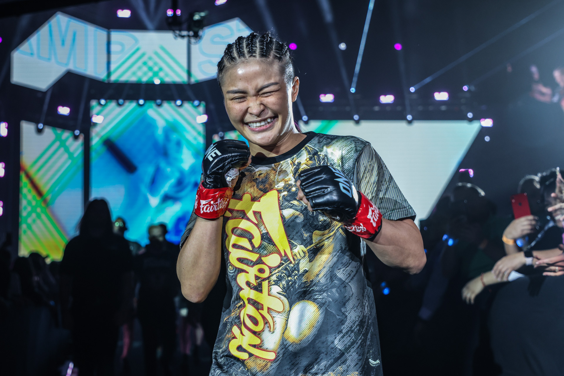 Stamp Fairtex Alyse Anderson ONE Fight Night 10 57