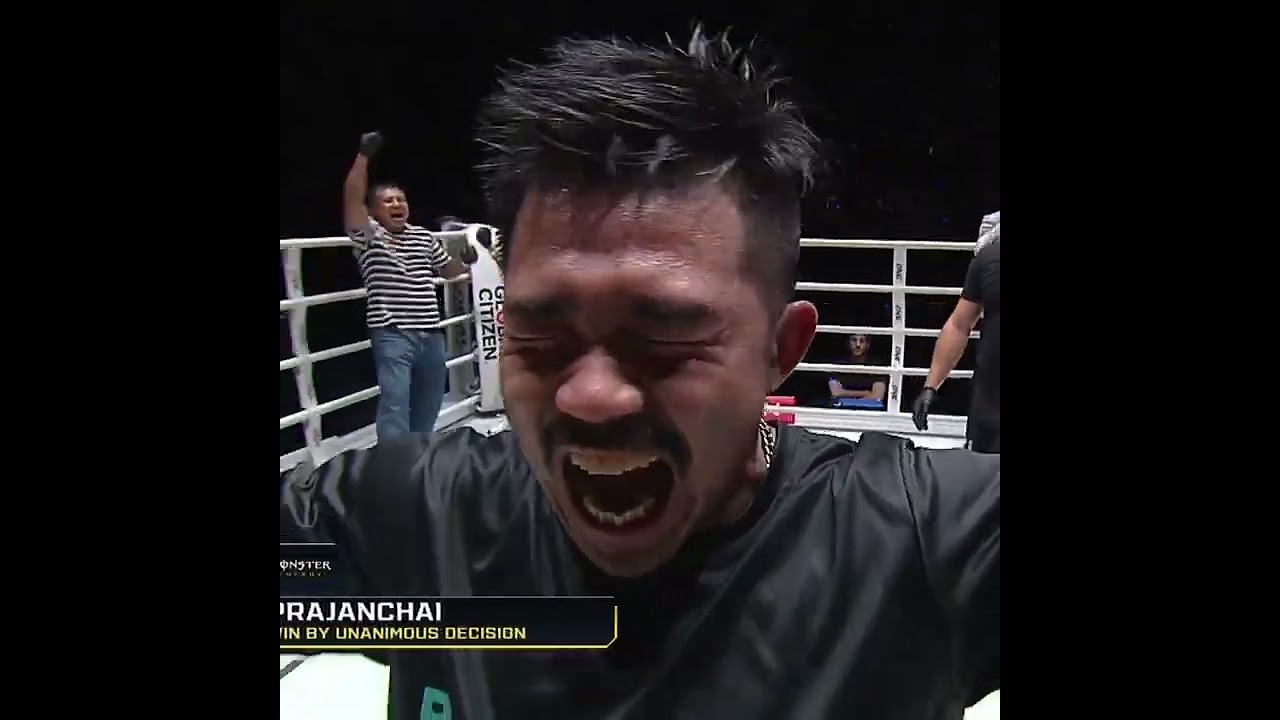 TWO SPORT KING  Prajanchai claims the ONE Strawweight Kickboxing World Title!